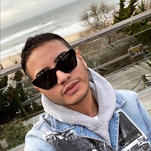 Meet your Posher, Victor